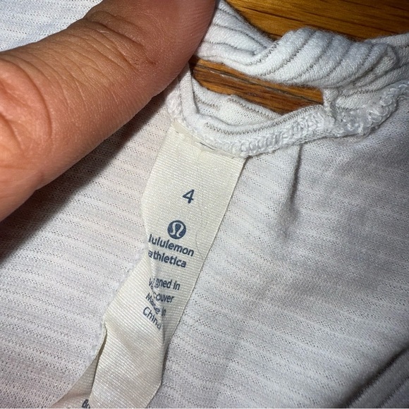 Lululemon Striped Muscle Tank White size 4 - Picture 3 of 3